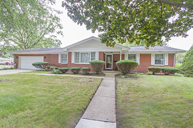 130 Thomas More Dr, Elgin, IL 60123 photo 1