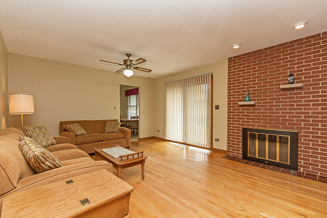 130 Thomas More Dr, Elgin, IL 60123 photo 11