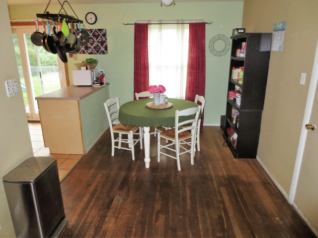 2315 Kirchoff Rd, Rolling Meadows, IL 60008 photo 3