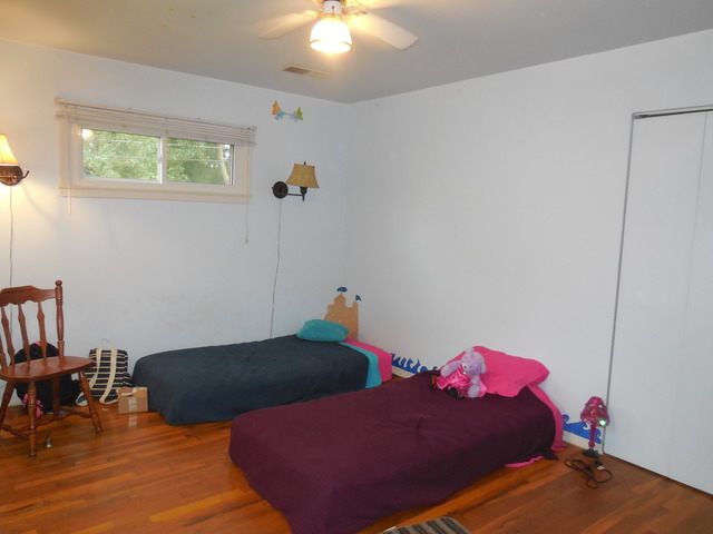 585 Illinois Blvd, Hoffman Estates, IL 60169 photo 13