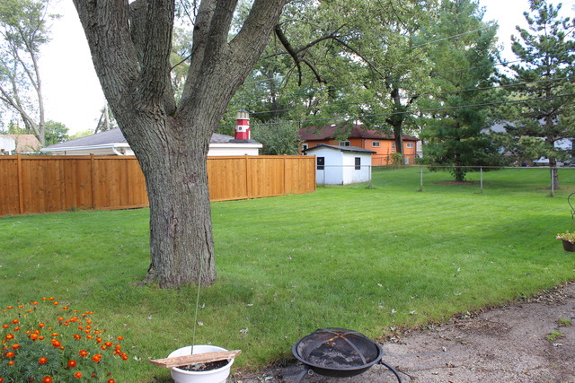 585 Illinois Blvd, Hoffman Estates, IL 60169 photo 16