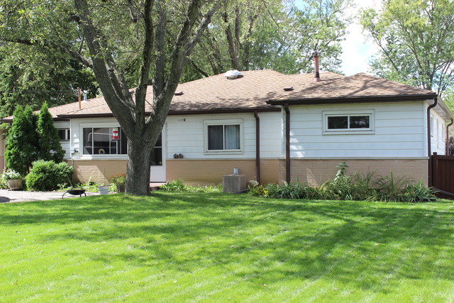 585 Illinois Blvd, Hoffman Estates, IL 60169 photo 18