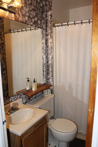 585 Illinois Blvd, Hoffman Estates, IL 60169 photo 12