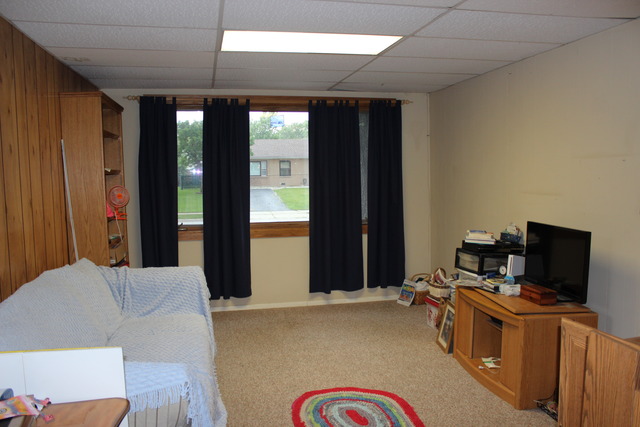 585 Illinois Blvd, Hoffman Estates, IL 60169 photo 10