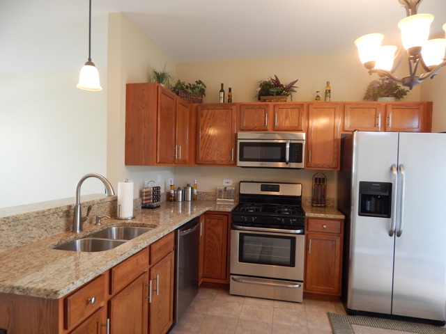 7227 Bradley Dr, Plainfield, IL 60586 photo 2