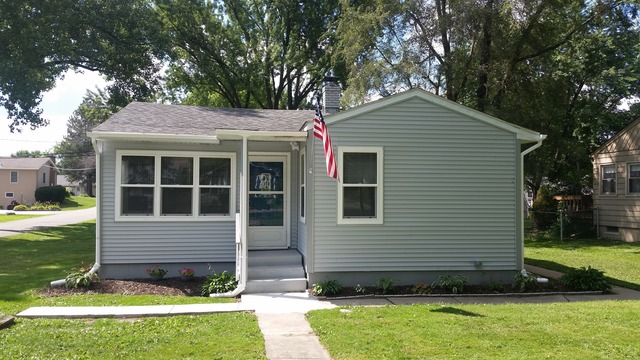 1417 W Lakeview St, Johnsburg, IL 60051 photo 1