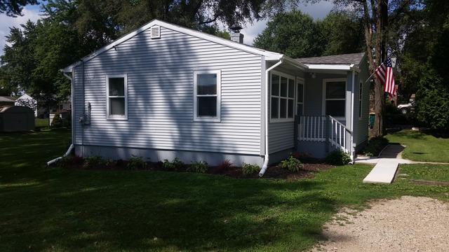 1417 W Lakeview St, Johnsburg, IL 60051 photo 2