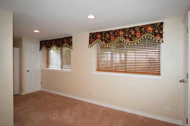 520 Rose Ln, Bartlett, IL 60103 photo 13