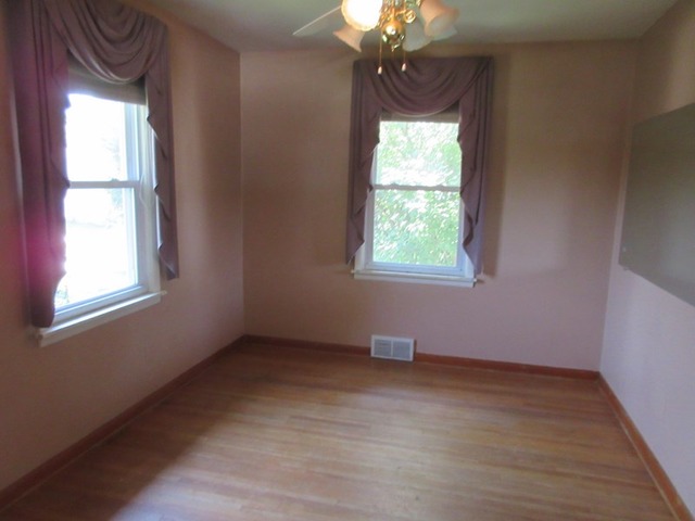 110 E 10th St, Dixon, IL 61021 photo 4