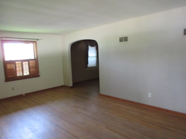 110 E 10th St, Dixon, IL 61021 photo 3