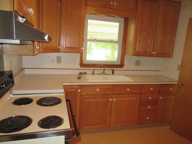 110 E 10th St, Dixon, IL 61021 photo 5