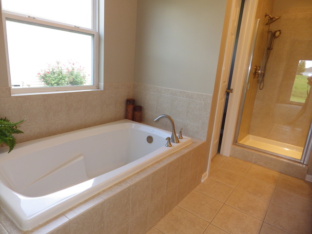 2219 Lundquist Dr, Aurora, IL 60503 photo 12