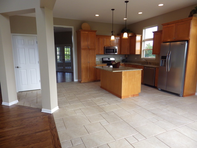 2219 Lundquist Dr, Aurora, IL 60503 photo 19