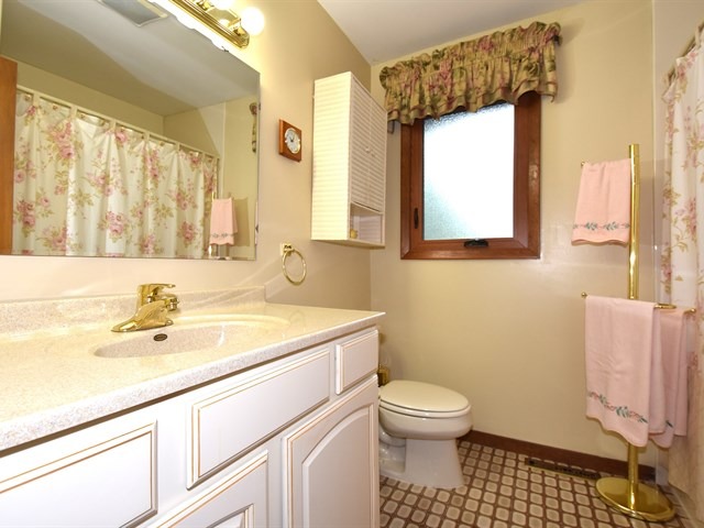 73 75th St, Willowbrook, IL 60527 photo 11