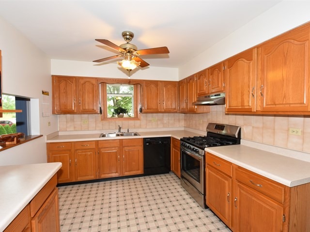 73 75th St, Willowbrook, IL 60527 photo 8