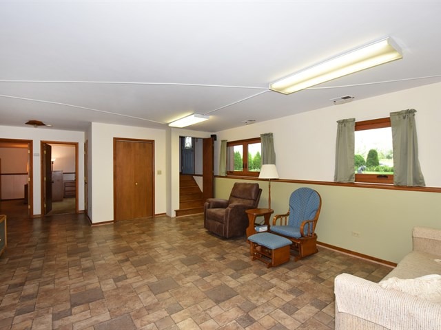 73 75th St, Willowbrook, IL 60527 photo 14
