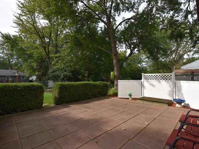 73 75th St, Willowbrook, IL 60527 photo 19