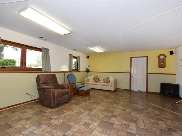 73 75th St, Willowbrook, IL 60527 photo 13