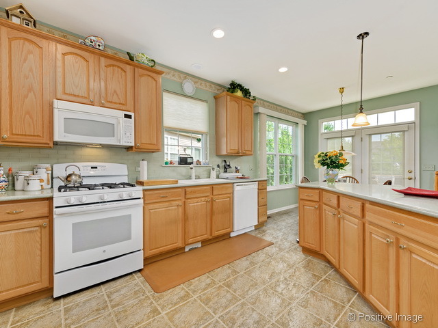 5925 Eton Dr, Hoffman Estates, IL 60192 photo 9