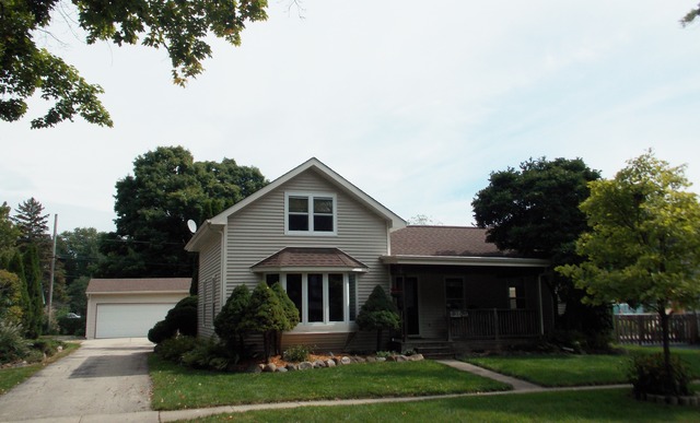 9708 Illinois St, Hebron, IL 60034 photo 1