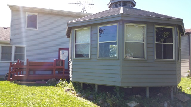 1359 Quincy Ct, Elgin, IL 60120 photo 3