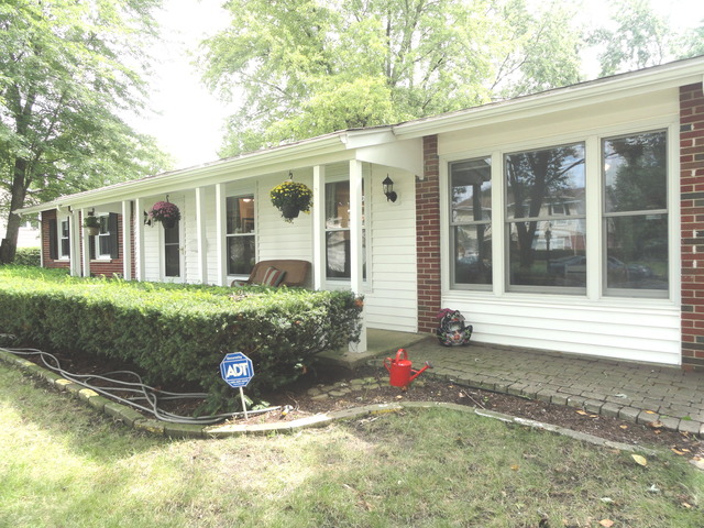 1007 E Alder Ln, Mount Prospect, IL 60056 photo 2