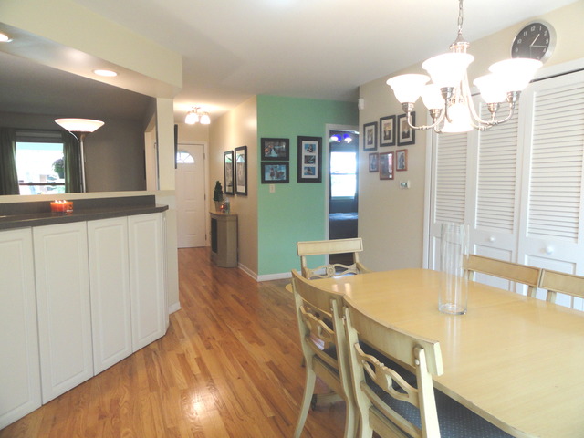 1007 E Alder Ln, Mount Prospect, IL 60056 photo 8
