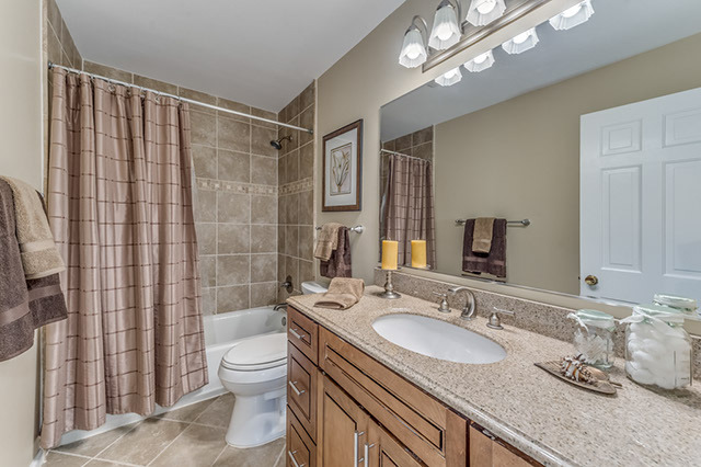 564 Hawthorne Ave, Bartlett, IL 60103 photo 12