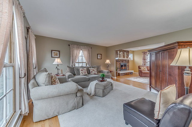 564 Hawthorne Ave, Bartlett, IL 60103 photo 8