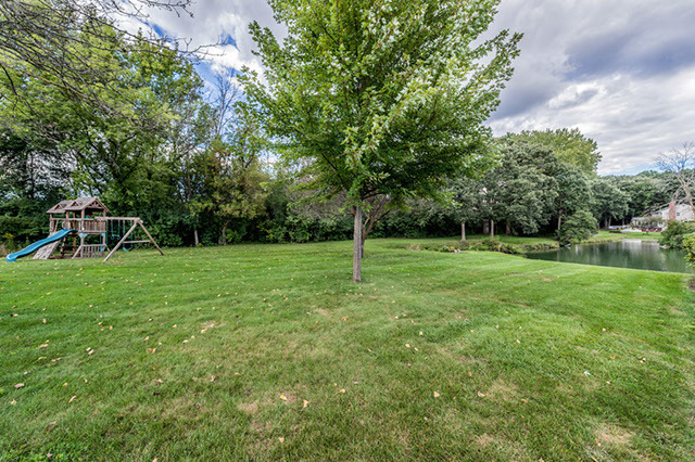 564 Hawthorne Ave, Bartlett, IL 60103 photo 22