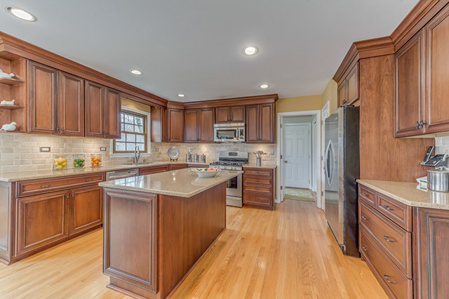 564 Hawthorne Ave, Bartlett, IL 60103 photo 3