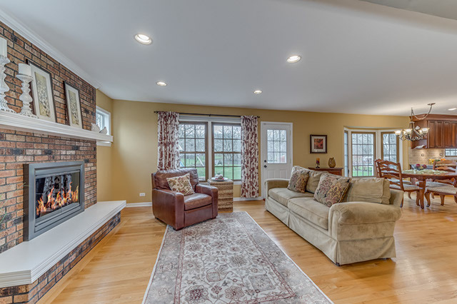564 Hawthorne Ave, Bartlett, IL 60103 photo 6