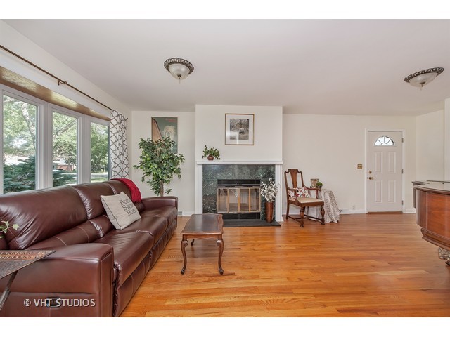 43 Glenview Rd, Glenview, IL 60025 photo 2
