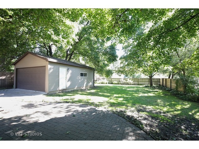 157 Henry, Elgin, IL 60120 photo 10