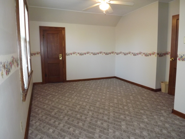 2705 4th St, Peru, IL 61354 photo 11