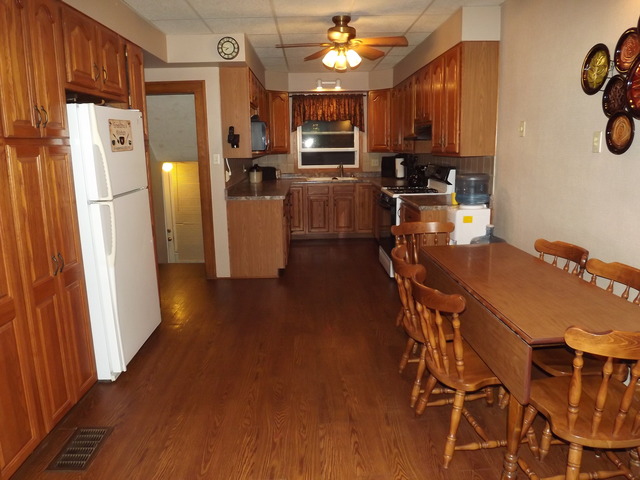 2705 4th St, Peru, IL 61354 photo 6
