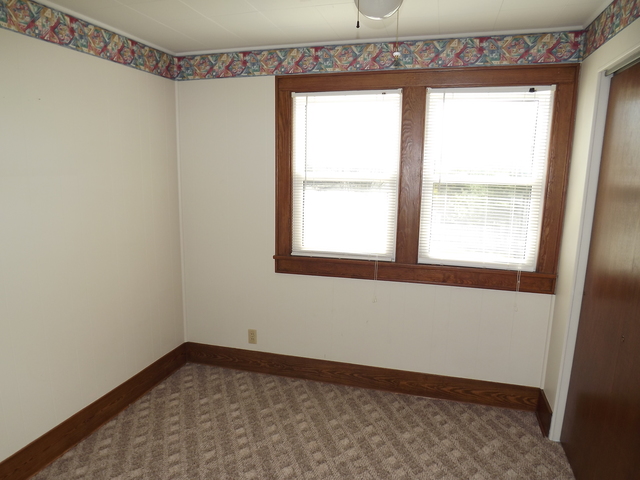 2705 4th St, Peru, IL 61354 photo 10