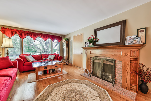 91 E Burlington St, Riverside, IL 60546 photo 6