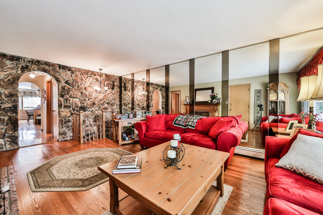 91 E Burlington St, Riverside, IL 60546 photo 4