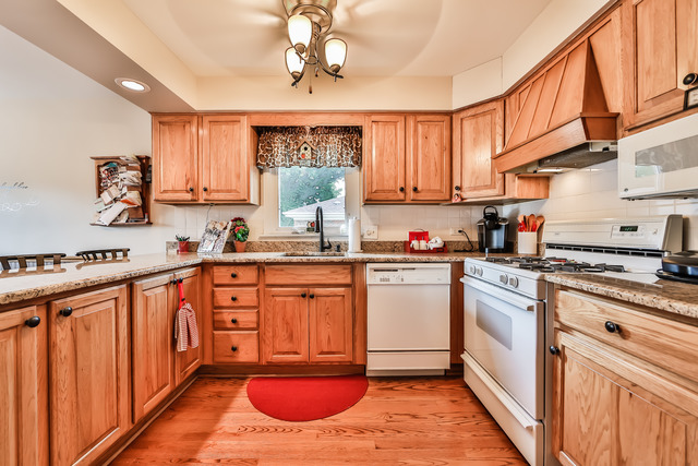 91 E Burlington St, Riverside, IL 60546 photo 10