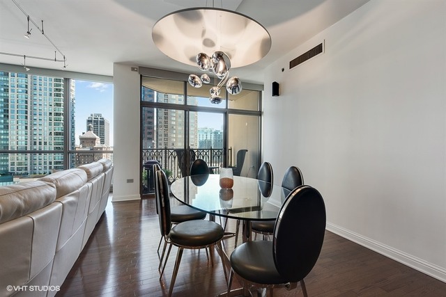 21 E Huron St #2505, Chicago, IL 60611 photo 5
