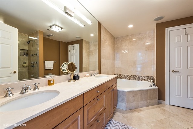 21 E Huron St #2505, Chicago, IL 60611 photo 11
