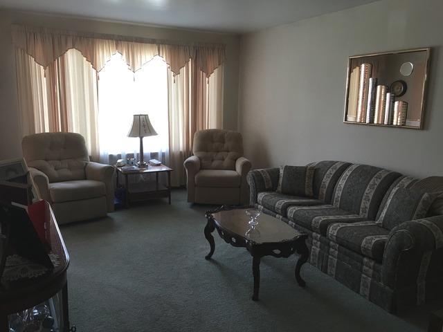 8201 S Tripp Ave, Chicago, IL 60652 photo 2