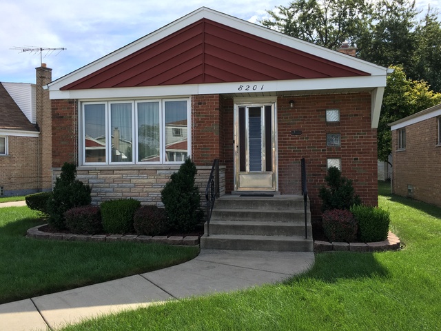 8201 S Tripp Ave, Chicago, IL 60652 photo 1