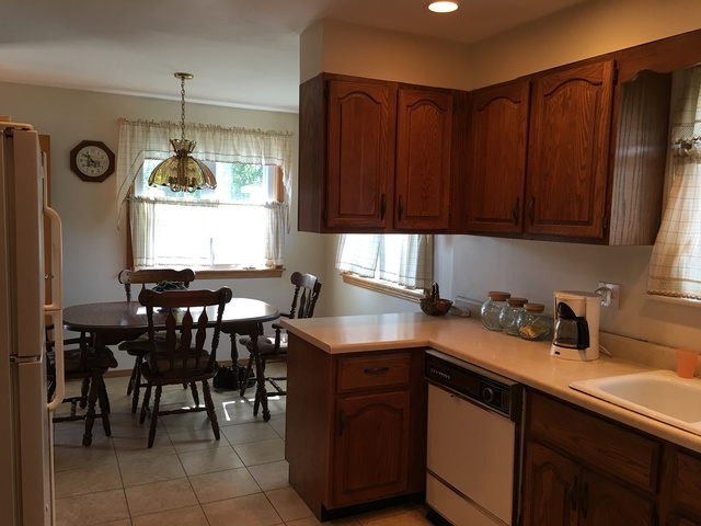 8201 S Tripp Ave, Chicago, IL 60652 photo 5
