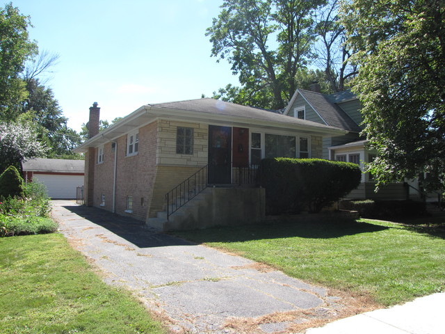 8227 44th Pl, Lyons, IL 60534 photo 1