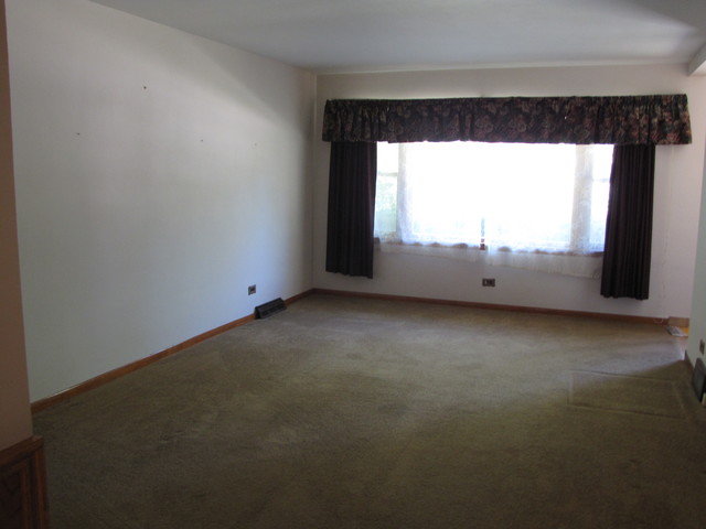 8227 44th Pl, Lyons, IL 60534 photo 2