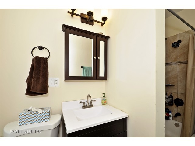 3000 N Spaulding Ave, Chicago, IL 60618 photo 11
