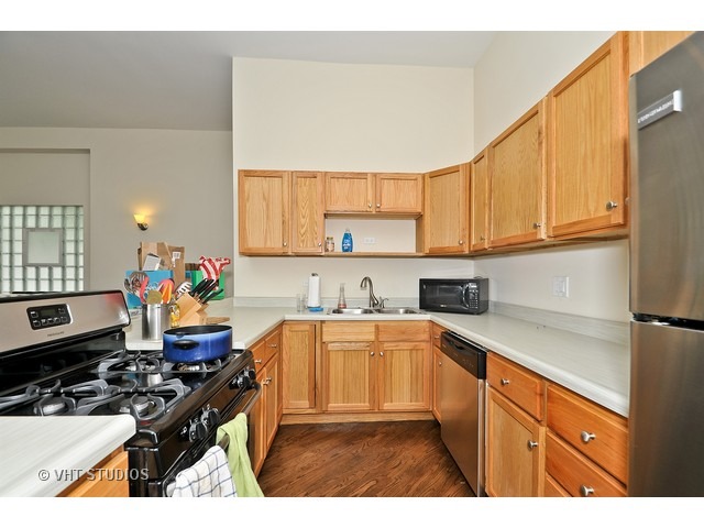 3000 N Spaulding Ave, Chicago, IL 60618 photo 4