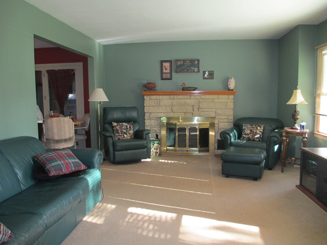 1704 Fulton St, Peru, IL 61354 photo 2